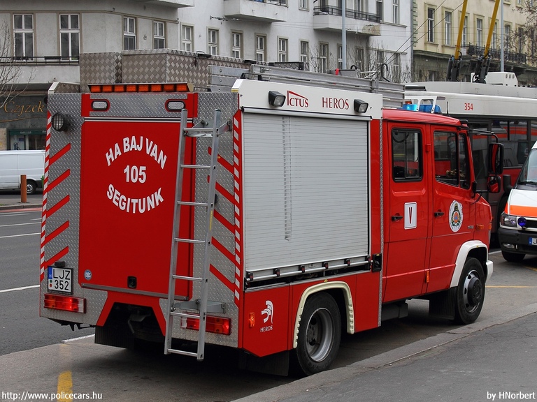 Mercedes-Benz Vario 816D HEROS ICTUS, Fõvárosi Katasztrófavédelmi Igazgatóság, Közép-Pesti Katasztrófavédelmi Kirendeltség, Belvárosi Katasztrófavédelmi Õrs, fotó: HNorbert
Keywords: tûzoltóautó tûzoltó tûzoltóság katasztrófavédelem magyar Magyarország LJZ-352 fire firetruck Hungary hungarian