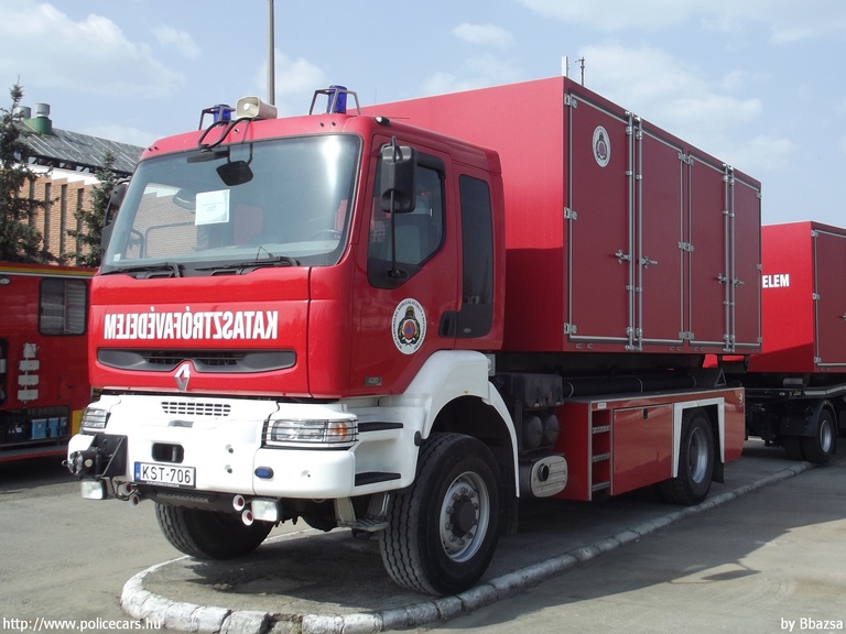 Renault Kerax 420 DCI, Országos Katasztrófavédelmi Fõigazgatóság, fotó: Bbazsa
Keywords: tûzoltóautó tûzoltó tûzoltóság katasztrófavédelem magyar Magyarország KST-706 fire firetruck Hungary hungarian