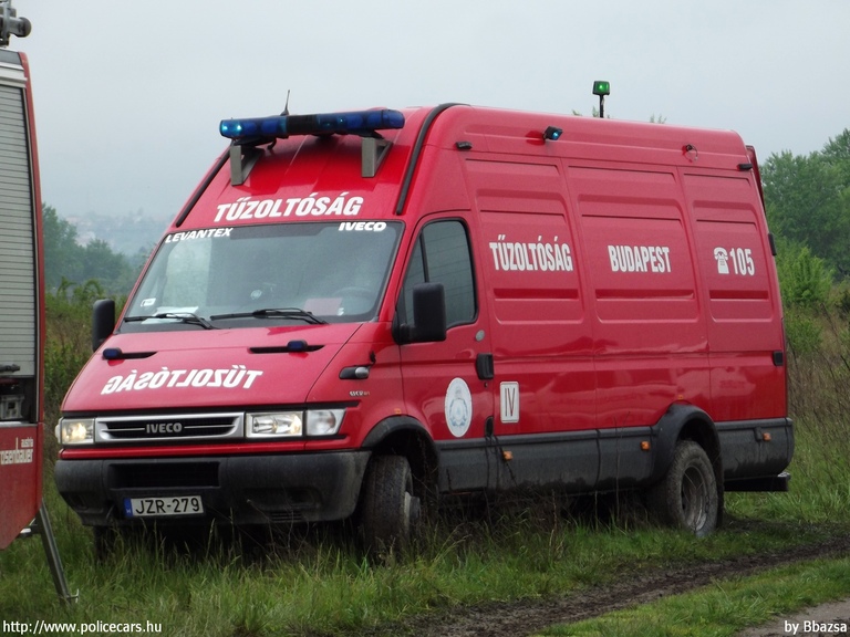 Iveco TurboDaily 65C17D, Fõvárosi Katasztrófavédelmi Igazgatóság, Észak-Pesti Katasztrófavédelmi Kirendeltség, IV. kerületi Hivatásos Tûzóltóparancsnokság, fotó: Bbazsa
Keywords: tûzoltóautó tûzoltó tûzoltóság katasztrófavédelem magyar Magyarország JZR-279 fire firetruck Hungary hungarian