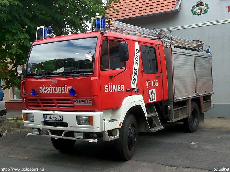 Steyr 13S23 4x4 Bronto-Saurus 2000, Sümeg Önkormányzati Tûzoltóparancsnokság, fotó: SelPet
Keywords: tûzoltóautó tûzoltó ÖT tûzoltóság magyar Magyarország LMG-812 fire firetruck Hungary hungarian