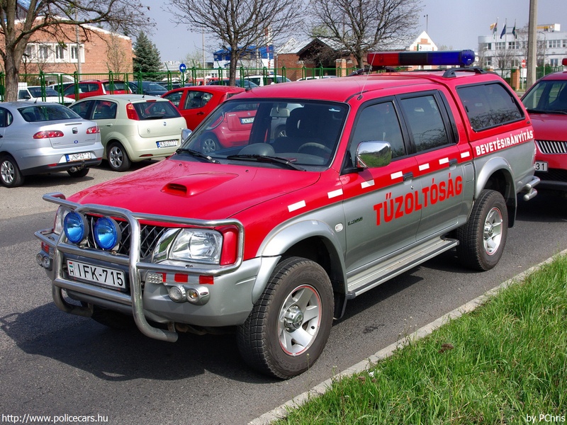 Mitsubishi L200, Pest Megyei Katasztrófavédelmi Igazgatóság, fotó: PChris
Keywords: tûzoltó tûzoltóautó tûzoltóság katasztrófavédelem magyar Magyarország IFK-715 fire firetruck Hungary hungarian