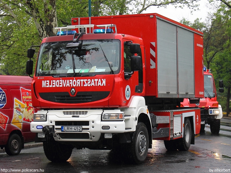 Renault Kerax 430, Fõvárosi Katasztrófavédelmi Igazgatóság, fotó: HNorbert
Keywords: tûzoltó tûzoltóautó tûzoltóság katasztrófavédelem magyar Magyarország LRH-452 fire firetruck Hungary hungarian
