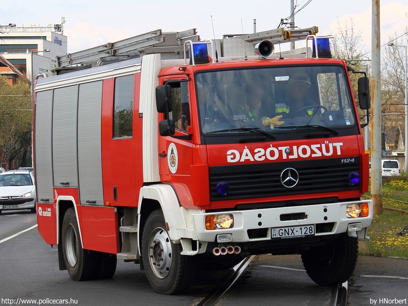 Mercedes-Benz 1124, Fõvárosi Katasztrófavédelmi Igazgatóság, fotó: HNorbert
Keywords: tûzoltó tûzoltóautó tûzoltóság katasztrófavédelem magyar Magyarország GNX-128 fire firetruck Hungary hungarian