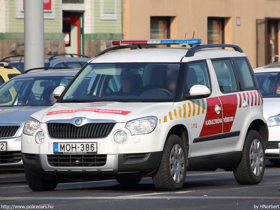 Skoda Yeti, Országos Katasztrófavédelmi Fõigazgatóság, fotó: HNorbert
Keywords: tûzoltóautó tûzoltóság tûzoltó magyar Magyarország katasztrófavédelem MOH-386 OKF fire firetruck Hungary hungarian