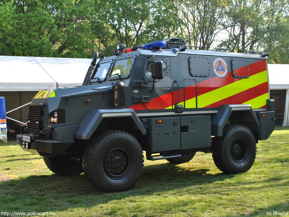 Komondor RDO-3221, MVM Paksi Atomerõmû Zrt., fotó: Bbazsa
Keywords: tûzoltó tûzoltóautó tûzoltóság magyar Magyarország létesítményi fire firetruck Hungary hungarian