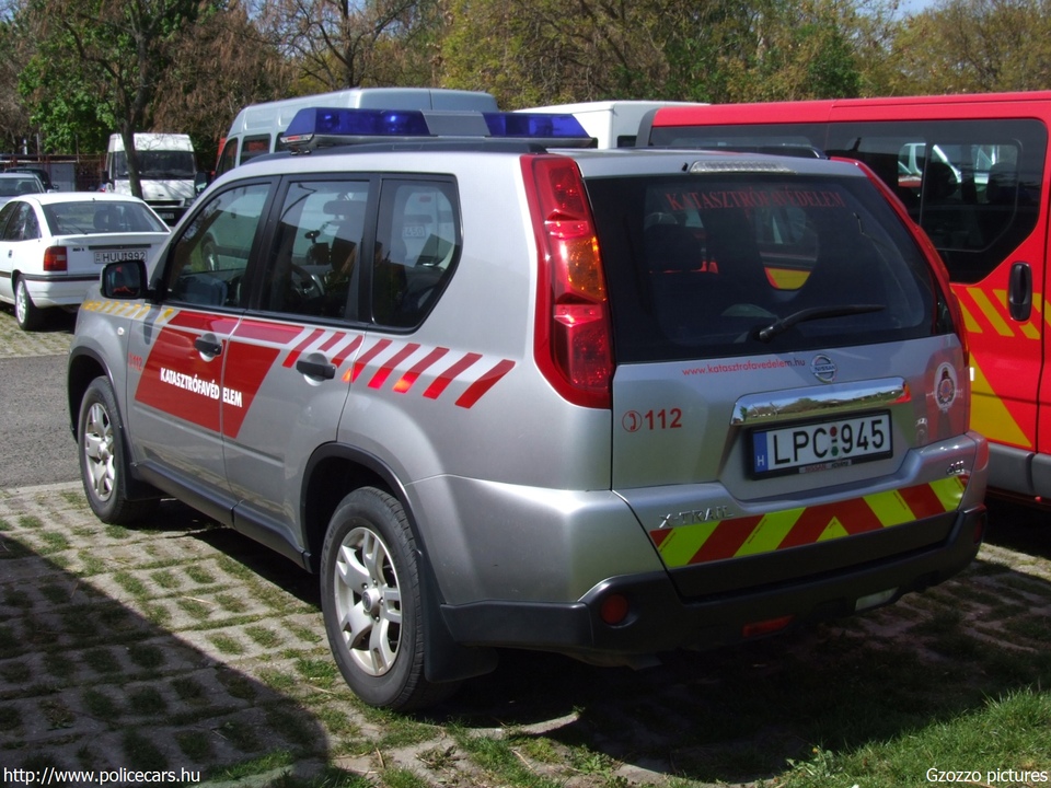 Nissan X-Trail, Békés Megyei Katasztrófavédelmi Igazgatóság, fotó: Gzozzo pictures
Keywords: tûzoltóautó tûzoltó tûzoltóság magyar Magyarország katasztrófavédelem LPC-945 fire firetruck Hungary hungarian