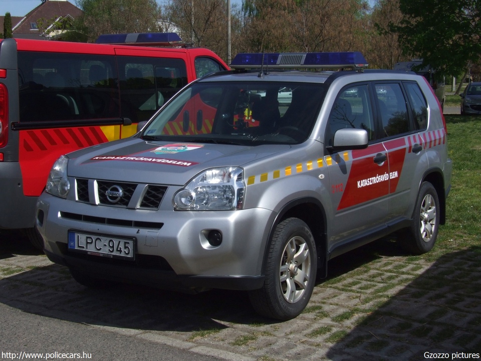 Nissan X-Trail, Békés Megyei Katasztrófavédelmi Igazgatóság, fotó: Gzozzo pictures
Keywords: tûzoltóautó tûzoltó tûzoltóság magyar Magyarország katasztrófavédelem LPC-945 fire firetruck Hungary hungarian
