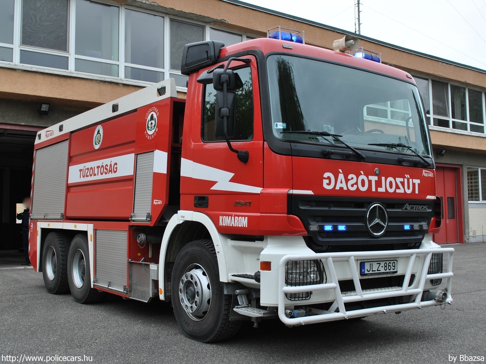 Mercedes-Benz Actros 2641 HEROS AQUAREX, Komárom-Esztergom Megyei Katasztrófavédelmi Igazgatóság, Tatabányai Katasztrófavédelmi Kirendeltség, Komáromi Hivatásos Tûzoltóparancsnokság, fotó: Bbazsa
Keywords: tûzoltóautó tûzoltóság tûzoltó magyar Magyarország katasztrófavédelem JLZ-869 fire firetruck Hungary hungarian
