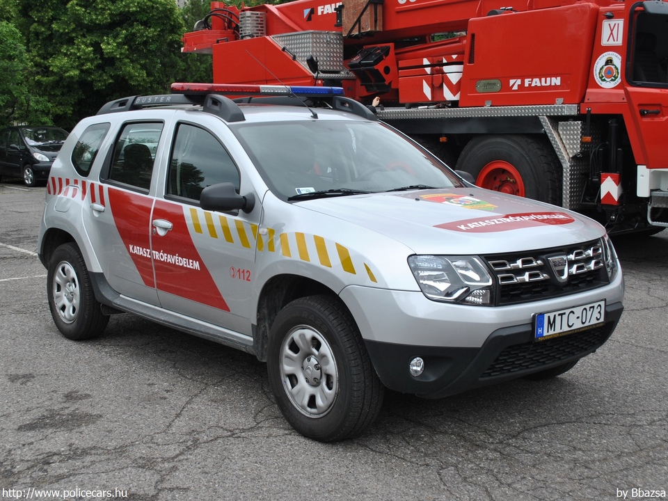 Dacia Duster, Fõvárosi Katasztrófavédelmi Igazgatóság, fotó: Bbazsa
Keywords: tûzoltóautó tûzoltóság tûzoltó magyar Magyarország katasztrófavédelem MTC-073 fire firetruck Hungary hungarian