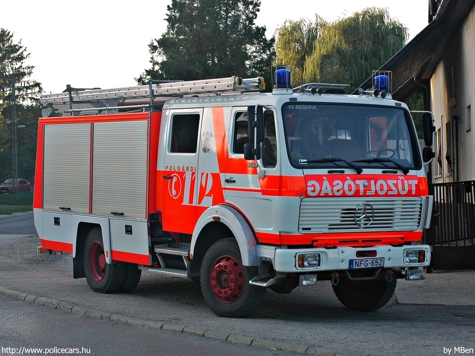 Mercedes 1222, Polgárdi Önkormányzati Tûzoltóparancsnokság, fotó: MBen
Keywords: tûzoltóautó tûzoltó ÖTP tûzoltóság magyar Magyarország NFG-652 fire firetruck Hungary hungarian