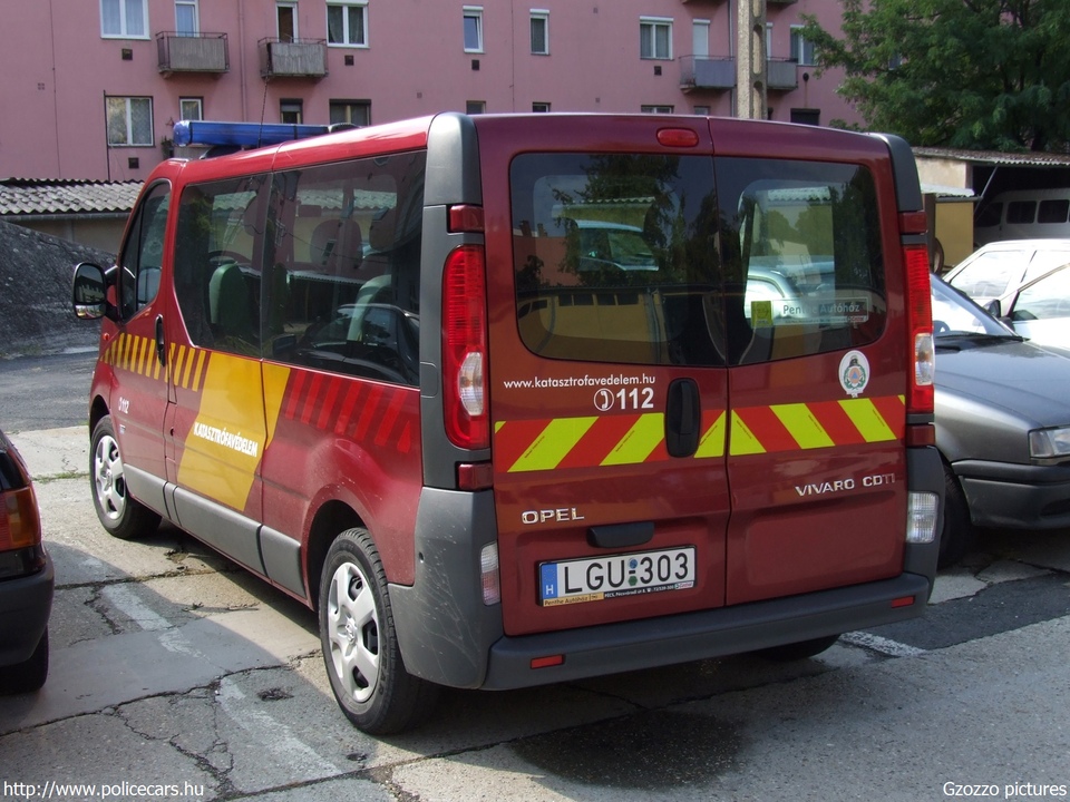 Opel Vivaro, Baranyai Megyei Katasztrófavédelmi Igazgatóság, fotó: Gzozzo pictures
Keywords: tûzoltóautó tûzoltóság tûzoltó magyar Magyarország katasztrófavédelem fire firetruck Hungary hungarian LGU-303