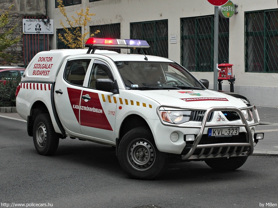 Mitsubishi L200, Fõvárosi Katasztrófavédelmi Igazgatóság, Doktor Szolgálat, fotó: MBen
Keywords: tûzoltóautó tûzoltóság tûzoltó magyar Magyarország katasztrófavédelem KVL-323 fire firetruck Hungary hungarian