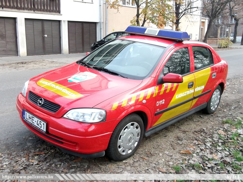 Opel Astra G, Csongrád Megyei Katasztrófavédelmi Igazgatóság, fotó: Sz.S.
Keywords: tûzoltóautó tûzoltóság tûzoltó magyar Magyarország katasztrófavédelem LHE-451 fire firetruck Hungary hungarian
