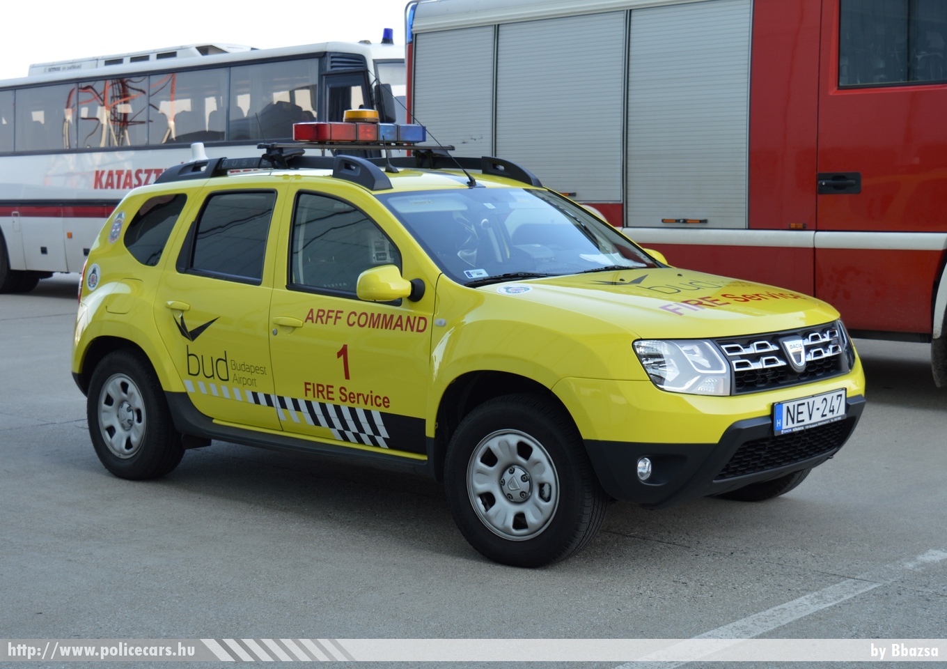 Dacia Duster, Fõvárosi Katasztrófavédelmi Igazgatóság, Dél-pesti Katasztrófavédelmi Kirendeltség, Repülõtéri Tûzoltóparancsnokság, fotó: Bbazsa
Keywords: tûzoltóautó tûzoltóság tûzoltó magyar Magyarország katasztrófavédelem NEV-247 fire firetruck Hungary hungarian