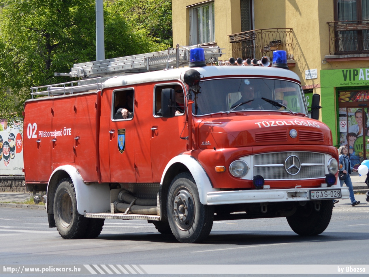 Mercedes-Benz 322 TLF 1000, Pilisborosjenõi Önkéntes Tûzoltó Egyesület, fotó: Bbazsa
Keywords: tûzoltóautó tûzoltó ÖTE tûzoltóság magyar Magyarország GAS-028 fire firetruck Hungary hungarian