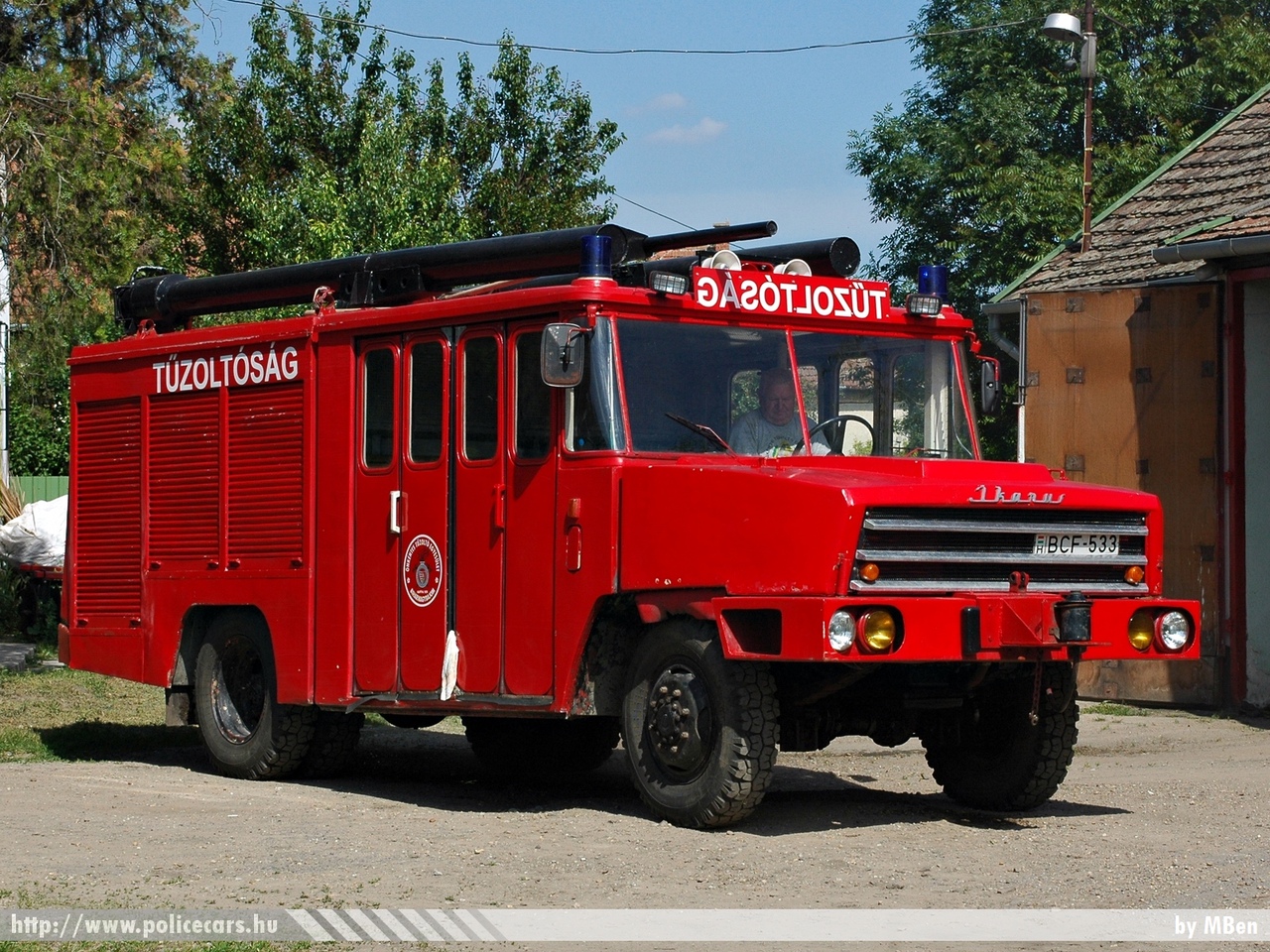 Ikarus 526, Biharnagybajomi Önkéntes Tûzoltó Egyesület, fotó: MBen
Keywords: tûzoltó tûzoltóság tûzoltóautó ÖTE magyar Magyarország fire firetruck Hungary hungarian BCF-533