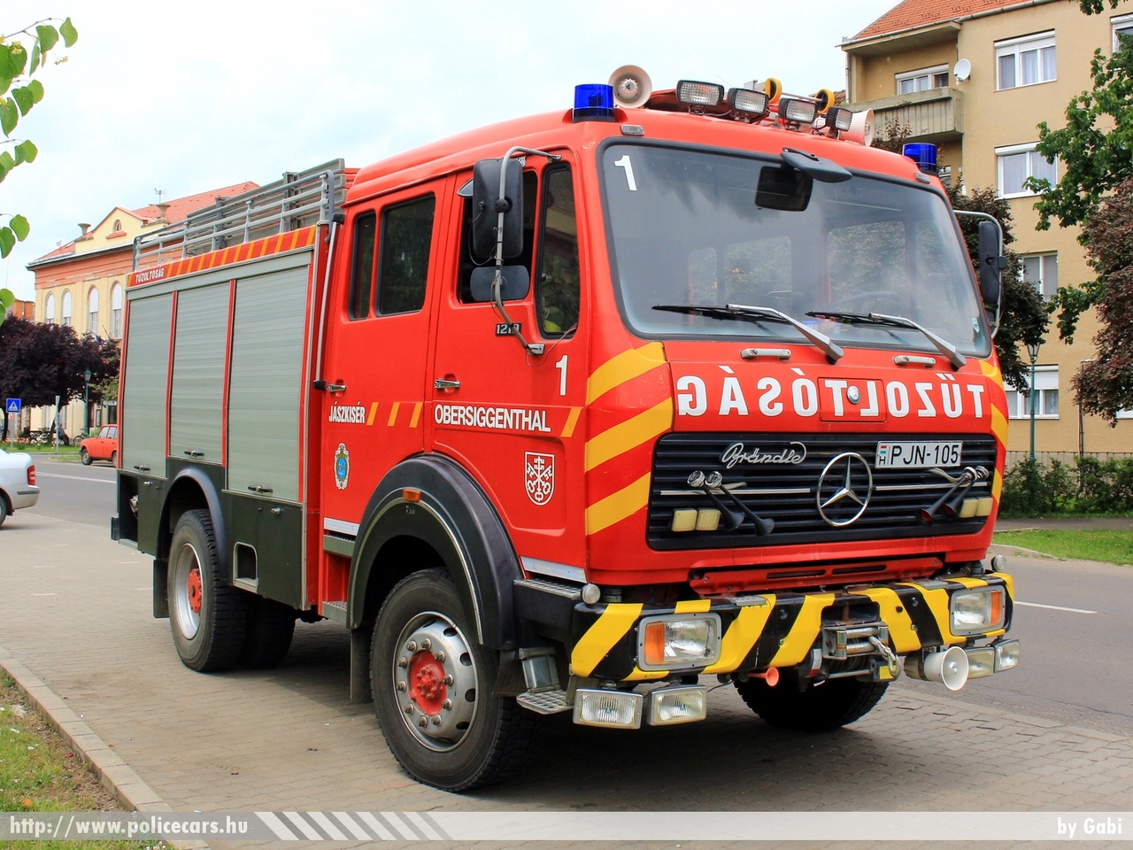Mercedes-Benz 1219, Jászkiséri Önkormányzati Tûzoltóparancsnokság, fotó: Gabi
Keywords: tûzoltóautó tûzoltó ÖTP tûzoltóság magyar Magyarország fire firetruck Hungary hungarian PJN-105