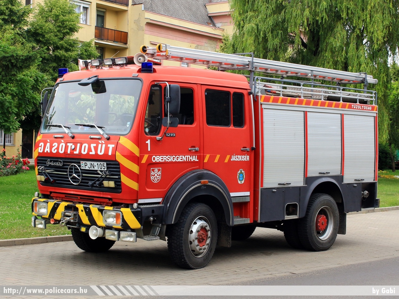 Mercedes-Benz 1219, Jászkiséri Önkormányzati Tûzoltóparancsnokság, fotó: Gabi
Keywords: tûzoltóautó tûzoltó ÖTP tûzoltóság magyar Magyarország fire firetruck Hungary hungarian PJN-105