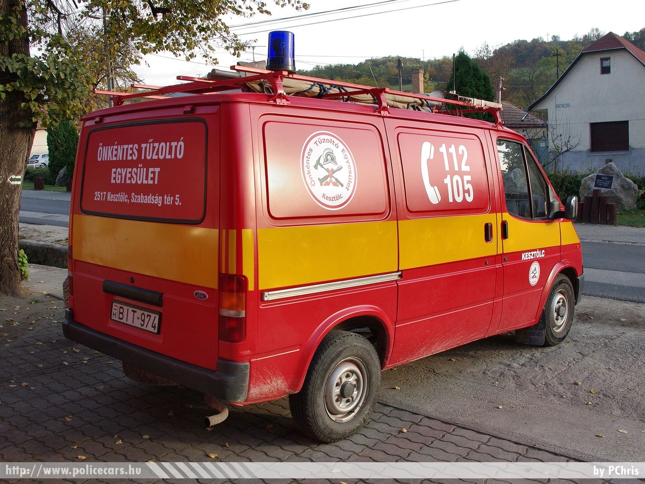 Ford Transit, Kesztölci Önkéntes Tûzoltó Egyesület, fotó: PChris
Keywords: tûzoltóautó tûzoltóság tûzoltó magyar Magyarország ÖTE fire firetruck Hungary hungarian BIT-974