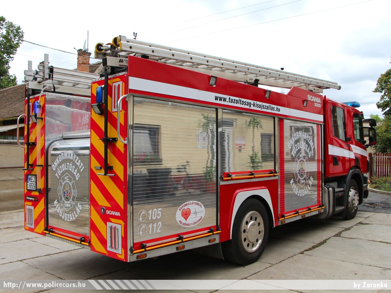 Scania P94D 260, Kisújszállási Önkormányzati Tûzoltóparancsnokság, fotó: Zaronka
Keywords: tûzoltóautó tûzoltó ÖTP tûzoltóság magyar Magyarország fire firetruck Hungary hungarian MEZ-659