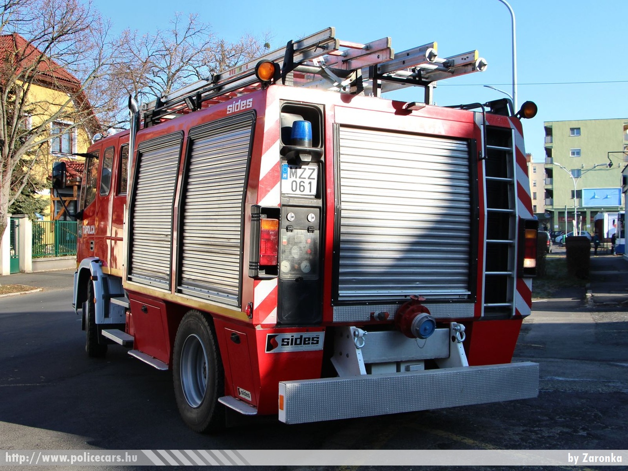Iveco Eurocargo 130E23 Sides, Tapolcai Önkormányzati Tûzoltóparancsnokság, fotó: Zaronka
Keywords: tûzoltóautó tûzoltó ÖTP tûzoltóság magyar Magyarország fire firetruck Hungary hungarian MZZ-061