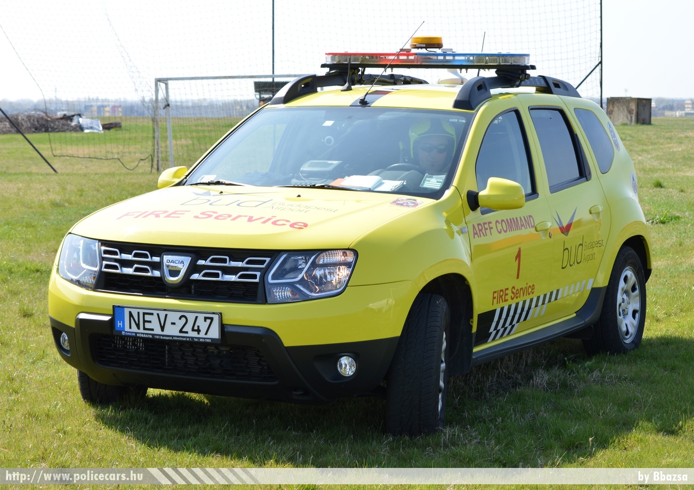 Dacia Duster, Fõvárosi Katasztrófavédelmi Igazgatóság, Dél-pesti Katasztrófavédelmi Kirendeltség, Repülõtéri Tûzoltóparancsnokság, fotó: Bbazsa
Keywords: tûzoltóautó tûzoltóság tûzoltó magyar Magyarország katasztrófavédelem NEV-247 fire firetruck Hungary hungarian