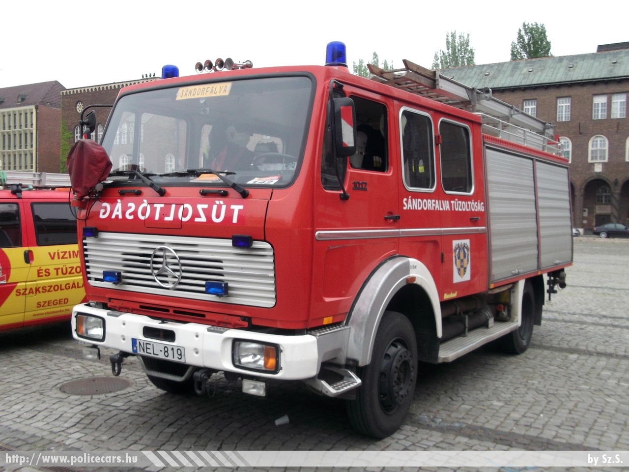 Mercedes 1017, Sándorfalvai Önkéntes Tûzoltó Egyesület, fotó: Sz.S.
Keywords: NEL-819 tûzoltóautó tûzoltó ÖTE tûzoltóság magyar Magyarország fire firetruck Hungary hungarian