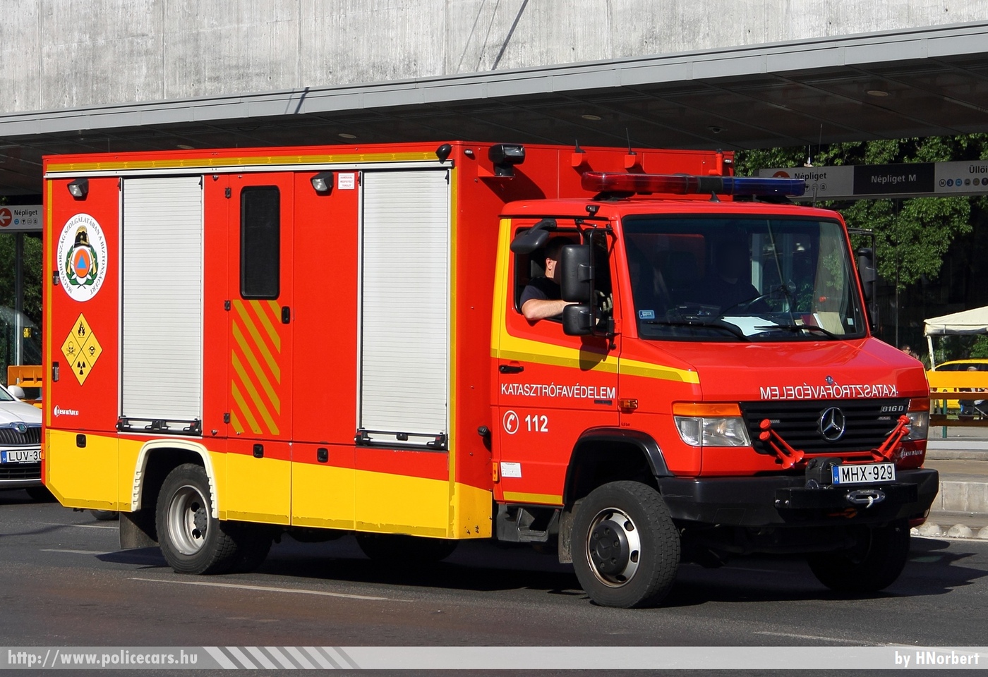 Mercedes-Benz Vario 816D Heros Respirátor, Fõvárosi Katasztrófavédelmi Igazgatóság, fotó: HNorbert
Keywords: tûzoltóautó tûzoltóság tûzoltó magyar Magyarország katasztrófavédelem MHX-929 fire firetruck Hungary hungarian