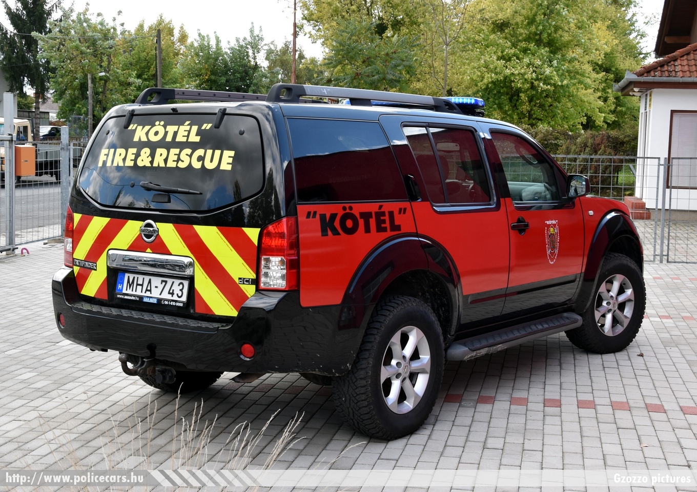 Nissan Pathfinder, „KÖTÉL” Kaposvári Önkéntes Tûzoltó és Életmentõ Egyesület, fotó: Gzozzo pictures
Keywords: MHA-743 speciális mentők tûzoltóautó tûzoltó tûzoltóság magyar Magyarország fire firetruck Hungary hungarian öte