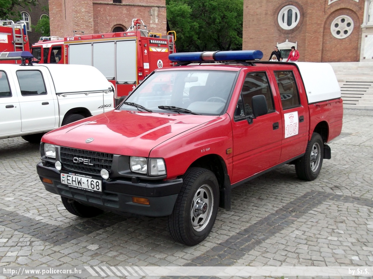 Opel Campo, Csongrád Megyei Katasztrófavédelmi Igazgatóság, Szegedi Hivatásos Tûzoltóság, fotó: Sz.S.
Keywords: EHW-168 tûzoltóautó tûzoltóság tûzoltó magyar Magyarország katasztrófavédelem  fire firetruck Hungary hungarian