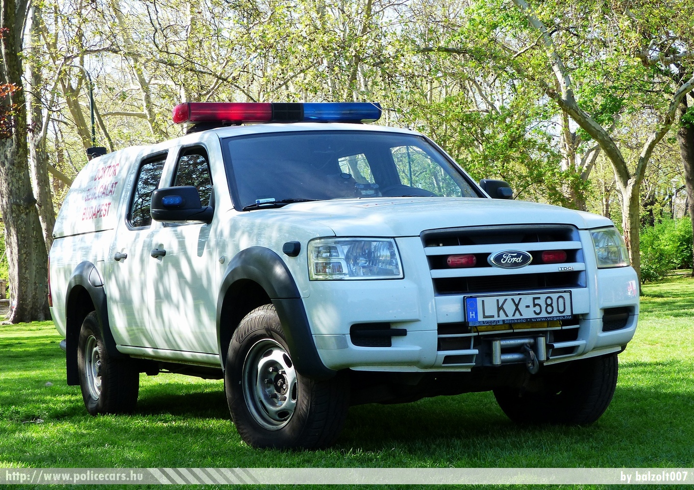 Ford Ranger, Fõvárosi Katasztrófavédelmi Igazgatóság, Doktor Szolgálat, fotó: balzolt007
Keywords: LKX-580 tûzoltóautó tûzoltóság tûzoltó magyar Magyarország katasztrófavédelem  fire firetruck Hungary hungarian