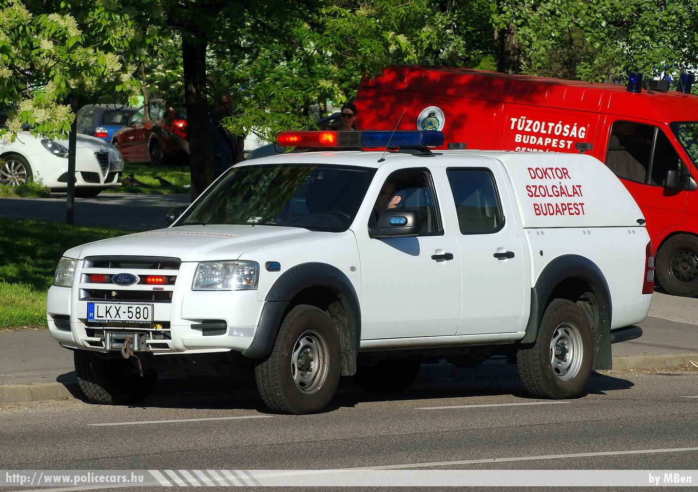 Ford Ranger, Fõvárosi Katasztrófavédelmi Igazgatóság, Doktor Szolgálat, fotó: MBen
Keywords: LKX-580 tûzoltóautó tûzoltóság tûzoltó magyar Magyarország katasztrófavédelem  fire firetruck Hungary hungarian