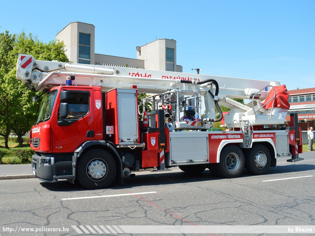 Renault Premium 430 Bronto Skylift F46, FER Tûzoltóság KFT, Tiszaújváros, fotó: Bbazsa
Keywords: MNU-547 tûzoltóautó létesítményi tûzoltóság