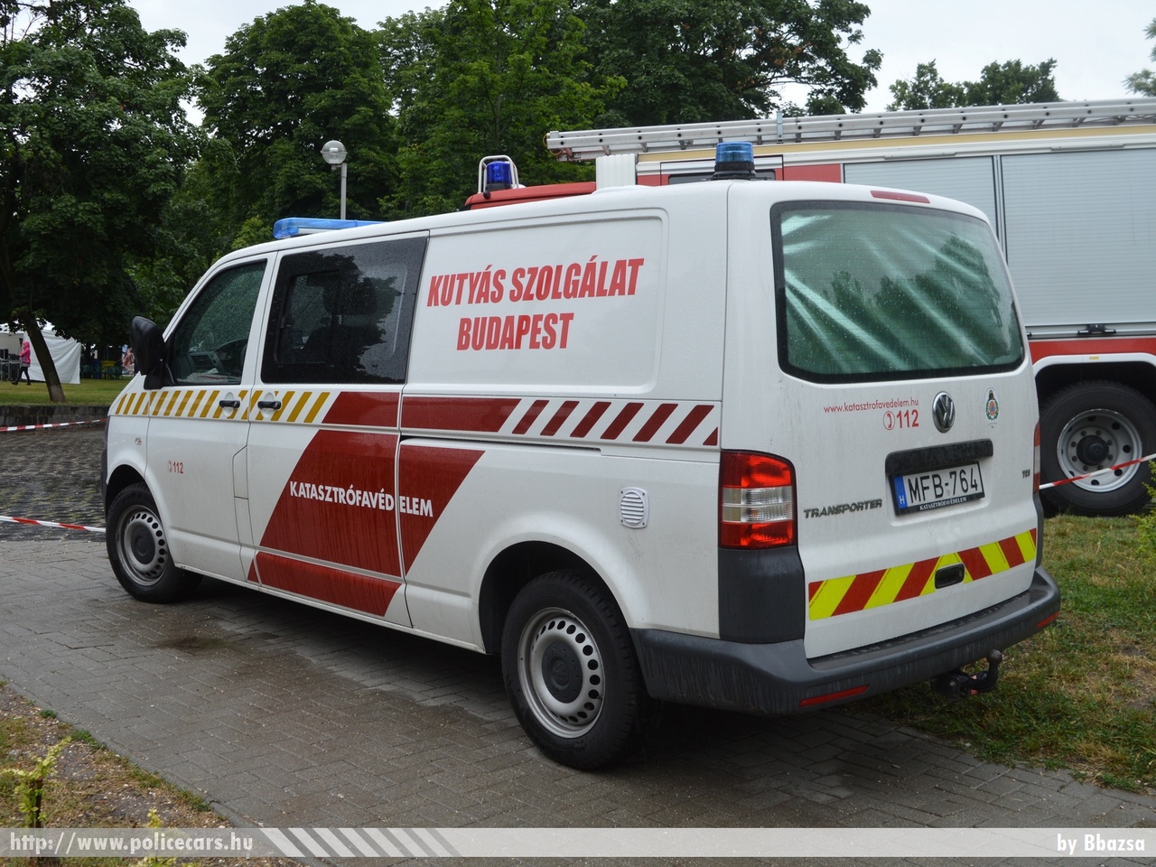 Volkswagen Transporter T5 facelift, Fõvárosi Katasztrófavédelmi Igazgatóság, Budapest, Kutyás szolgálat, fotó: Bbazsa
Keywords: tûzoltóautó tûzoltó tûzoltóság magyar Magyarország katasztrófavédelem fire firetruck Hungary hungarian MFB-764