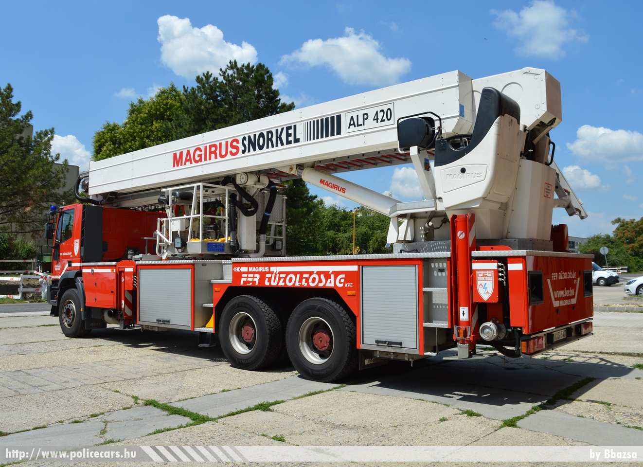 Iveco Magirus Snorkel A420, [url=http://www.fer.hu/]FER Tûzoltóság[/url], Százhalombatta, fotó: Bbazsa
Keywords: létesítményi tûzoltó tûzoltóautó tûzoltóság magyar Magyarország fire firetruck Hungary hungarian IXS-547
