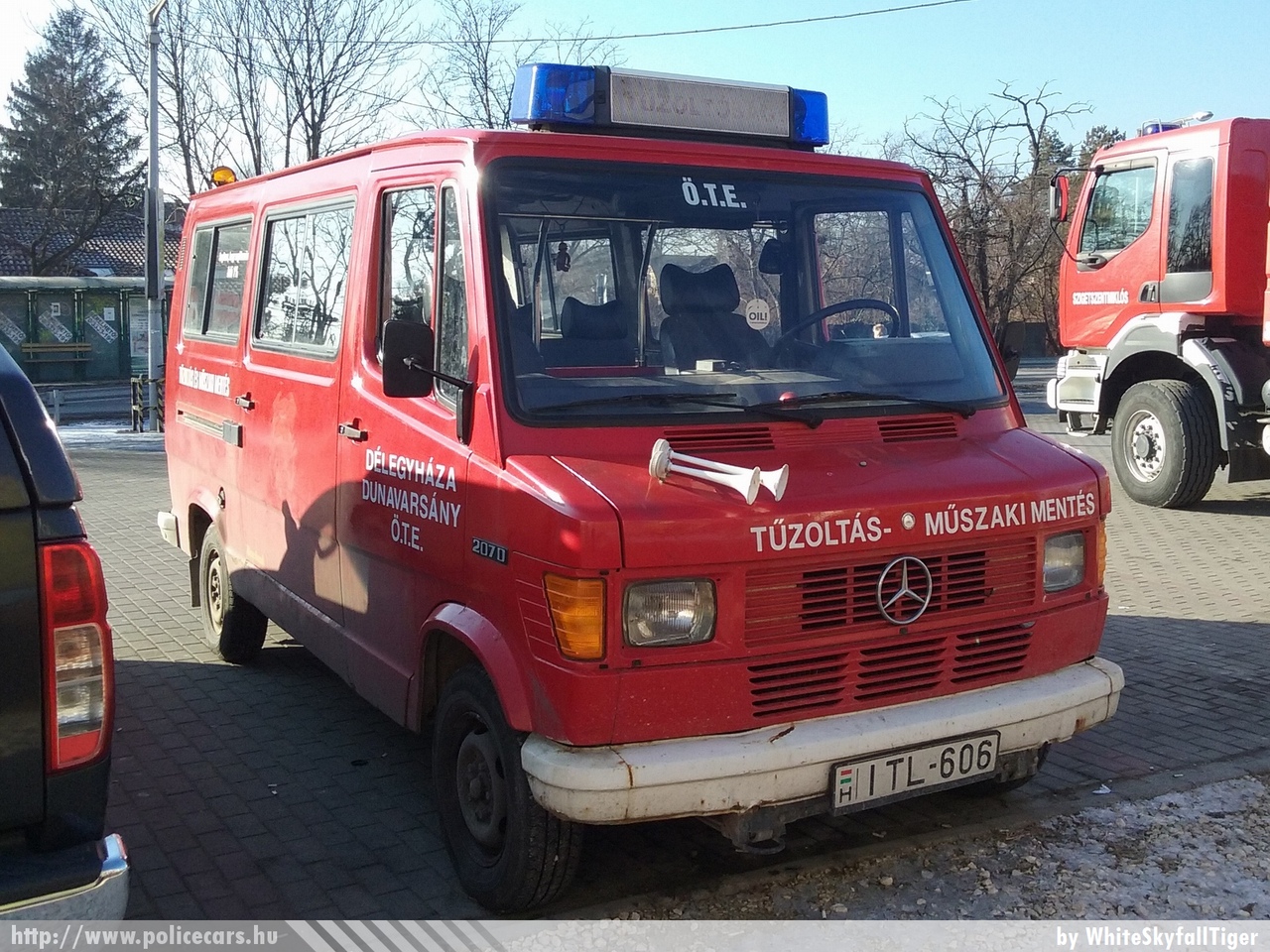 Mercedes-Benz 207D, Délegyháza Dunavarsány Önkéntes Tûzoltó Egyesület, fotó: WhiteSkyfallTiger
Keywords: ÖTE magyar Magyarország tûzoltó tûzoltóautó tûzoltóság Hungary hungarian fire firetruck ITL-606