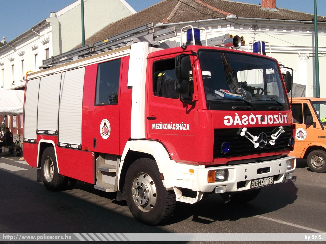 Mercedes-Benz 1124, Békés Megyei Katasztrófavédelmi Igazgatóság, fotó: Sz.S.
Keywords: tûzoltóautó tûzoltó tûzoltóság magyar Magyarország katasztrófavédelem fire firetruck Hungary hungarian GNX-126