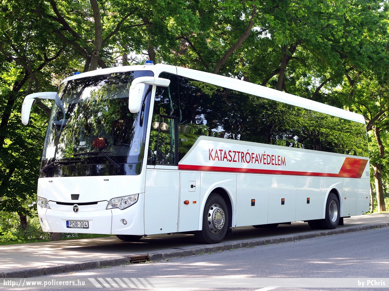 Temsa HD 12, Országos Katasztrófavédelmi Fõigazgatóság, fotó: PChris
Keywords: tûzoltóautó tûzoltó tûzoltóság magyar Magyarország katasztrófavédelem fire firetruck Hungary hungarian PDB-304
