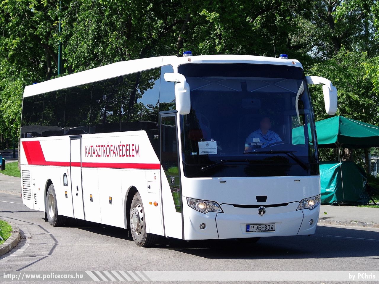 Temsa HD 12, Országos Katasztrófavédelmi Fõigazgatóság, fotó: PChris
Keywords: tûzoltóautó tûzoltó tûzoltóság magyar Magyarország katasztrófavédelem fire firetruck Hungary hungarian PDB-304