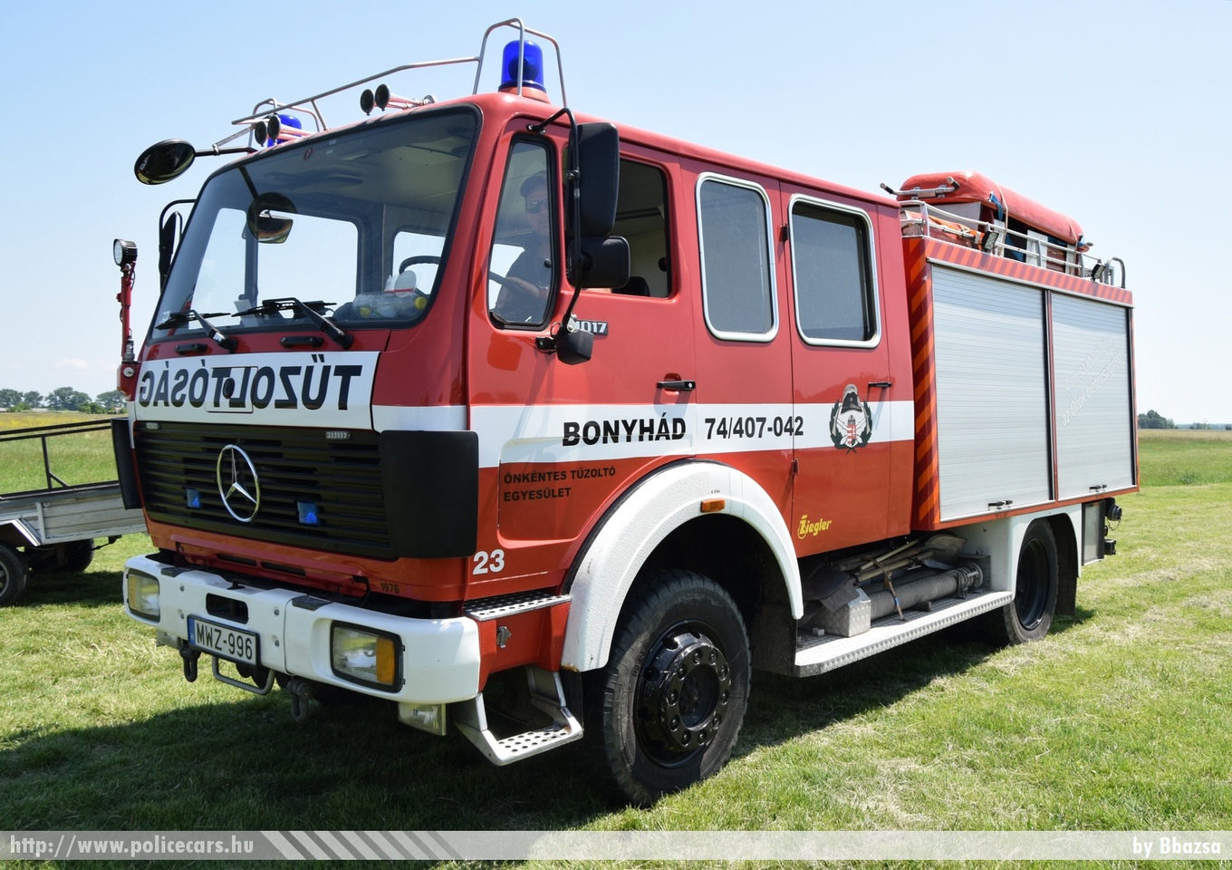Mercedes-Benz 1017 Ziegler, Bonyhádi Önkéntes Tûzoltó Egyesület, fotó: Bbazsa
Keywords: ÖTE magyar Magyarország tûzoltó tûzoltóautó tûzoltóság Hungary hungarian fire firetruck MWZ-996