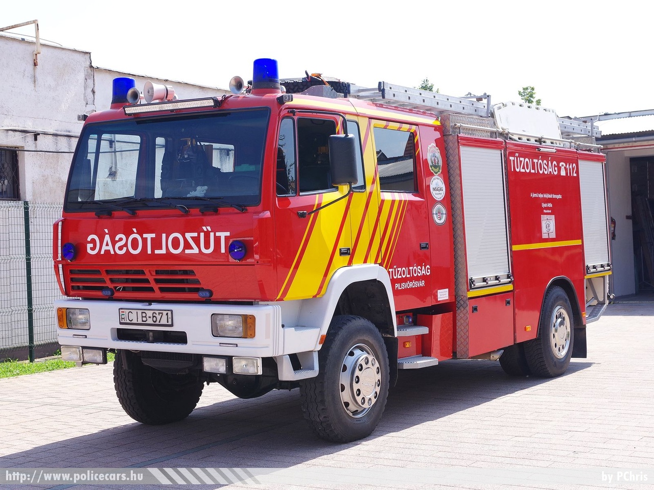Steyr 13s23, Pilisvörösvári Önkéntes Tûzoltó Egyesület, fotó: PChris
Keywords: ÖTE magyar Magyarország tûzoltó tûzoltóautó tûzoltóság Hungary hungarian fire firetruck CIB-671