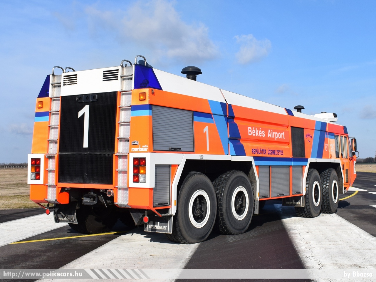 Rosenbauer Simba 8x8 GFLF, Békés Airport, Békéscsaba, fotó: Bbazsa
Keywords: létesítményi tûzoltó tûzoltóautó tûzoltóság magyar Magyarország fire firetruck Hungary hungarian