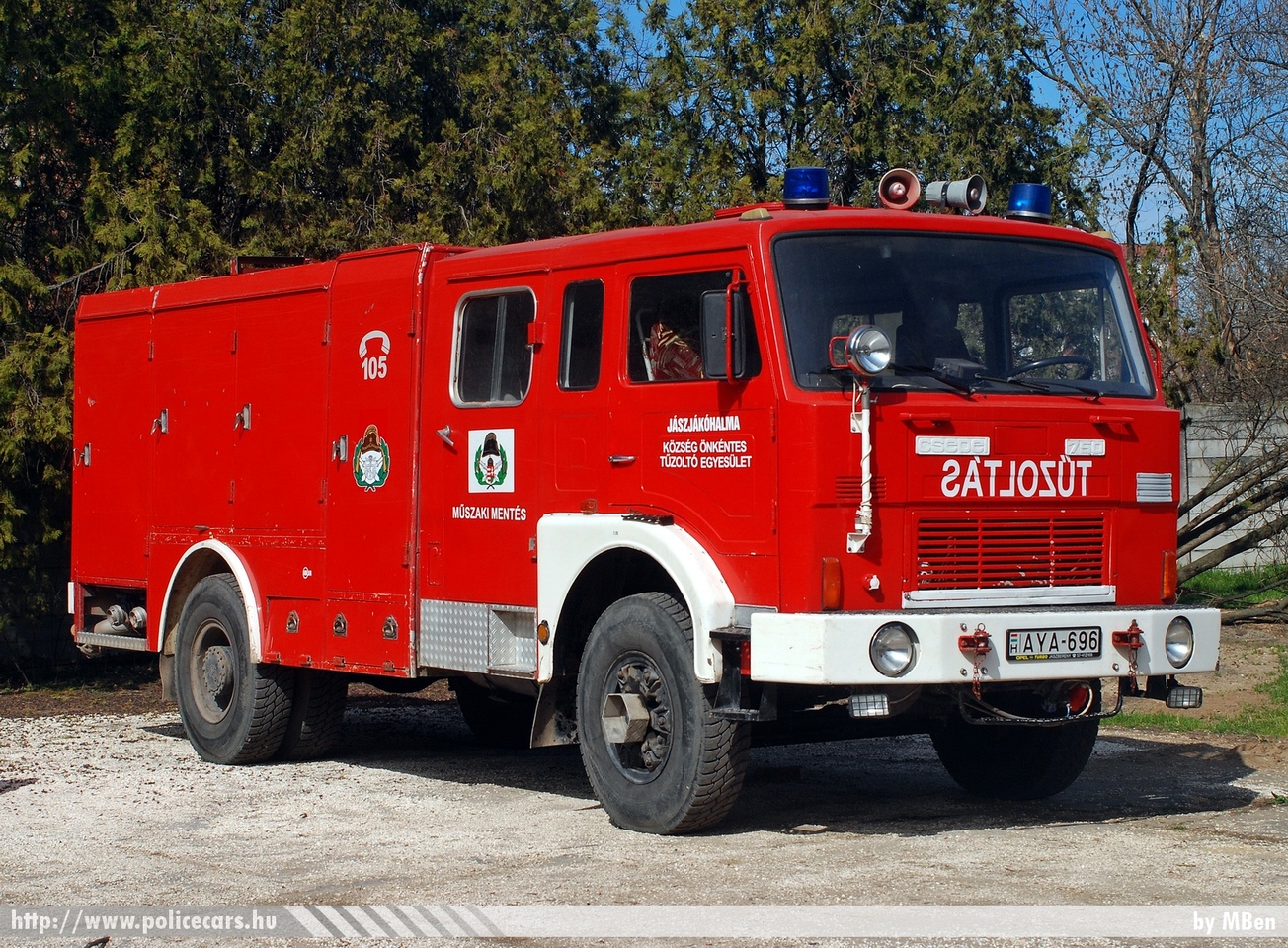 Csepel 750 Tü-1.1, Jászjákóhalmi Önkéntes Tûzoltó Egyesület, fotó: MBen
Keywords: tûzoltó tûzoltóautó tûzoltóság magyar Magyarország ÖTE hungarian Hungary fire firetruck AYA-696 Jászjákóhalma