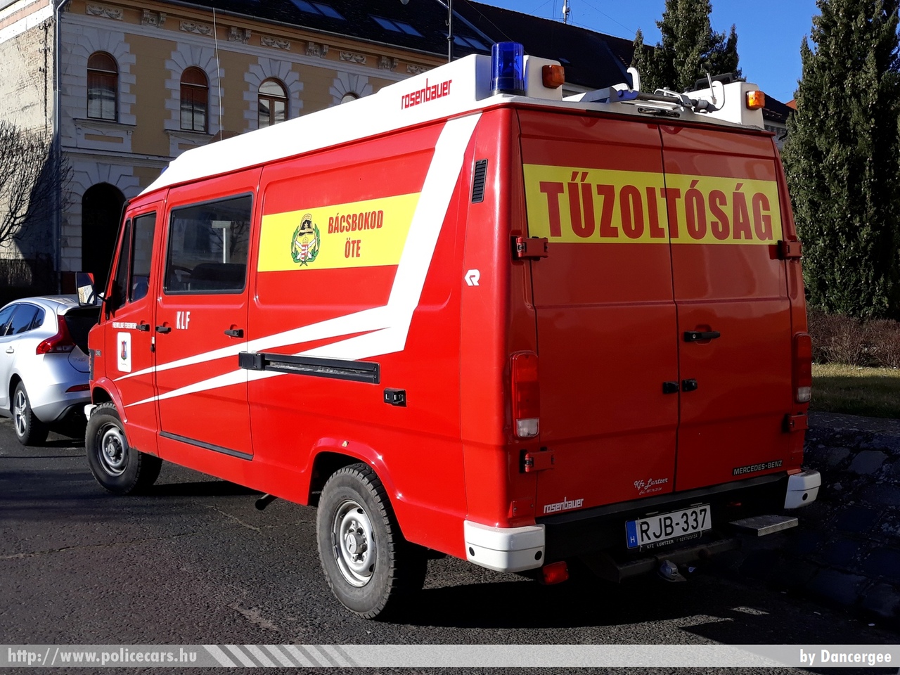Mercedes-Benz 310, Bácsbokodi Önkéntes Tûzoltó Egyesület, fotó: Dancergee
Keywords: tûzoltó tûzoltóautó tûzoltóság magyar Magyarország ÖTE hungarian Hungary fire firetruck RJB-337