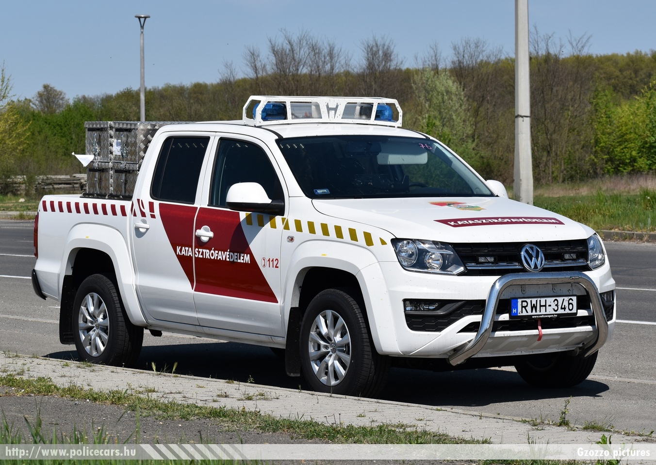 Volkswagen Amarok 3.0 V6 TDI, Somogy Megyei Katasztrófavédelmi Igazgatóság, Barcsi Katasztrófavédelmi Kirendeltség, Nagyatádi Hivatásos Tûzoltóparancsnokság, fotó: Gzozzo pictures
Keywords: tûzoltóautó tûzoltó tûzoltóság magyar Magyarország katasztrófavédelem fire firetruck Hungary hungarian RWH-346