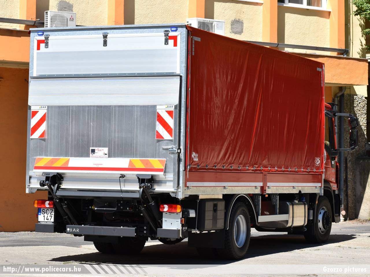 Iveco Eurocargo 160-320, Somogy Megyei Katasztrófavédelmi Igazgatóság, fotó: Gzozzo pictures
Keywords: tûzoltóautó tûzoltó tûzoltóság magyar Magyarország katasztrófavédelem fire firetruck Hungary hungarian SCZ-147