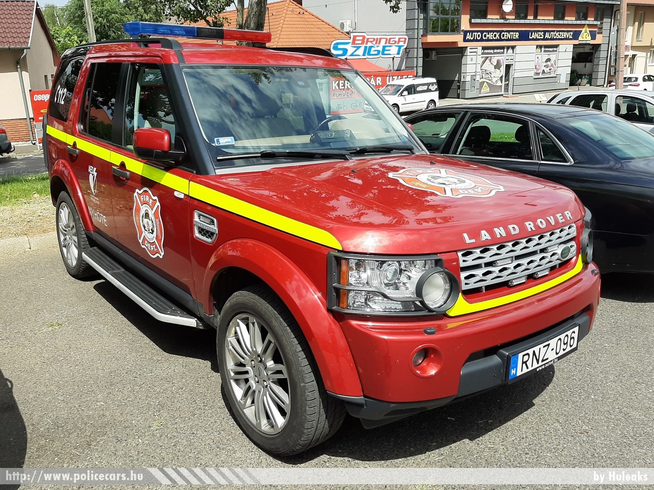 Land Rover Discovery, Nyíregyházi Tûzoltó és Vízimentõ Egyesület, fotó: Huleaks
Keywords: tûzoltó tûzoltóautó tûzoltóság magyar Magyarország ÖTE hungarian Hungary fire firetruck RNZ-096