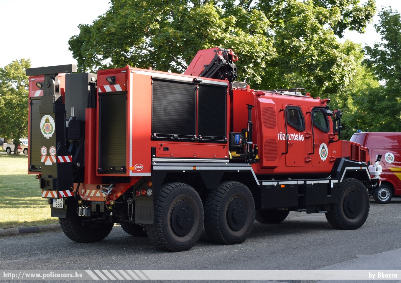 Komondor RDO4336, ? Megyei Katasztrófavédelmi Igazgatóság, fotó: Bbazsa
Keywords: tûzoltóautó tûzoltó tûzoltóság magyar Magyarország katasztrófavédelem fire firetruck Hungary hungarian RTX-859