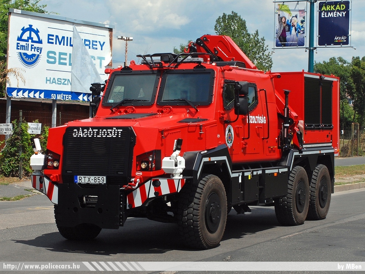 Komondor RDO4336, ? Megyei Katasztrófavédelmi Igazgatóság, fotó: MBen
Keywords: tûzoltóautó tûzoltó tûzoltóság magyar Magyarország katasztrófavédelem fire firetruck Hungary hungarian RTX-859