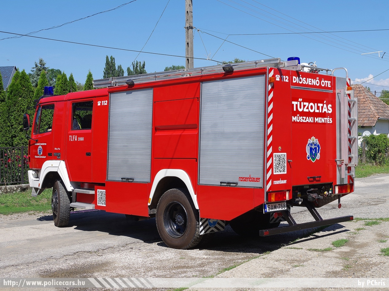 Steyr 13s21, Diósjenõi Önkéntes Tûzoltó Egyesület, fotó: PChris
Keywords: tûzoltó tûzoltóautó tûzoltóság magyar Magyarország ÖTE hungarian Hungary fire firetruck SAM-758